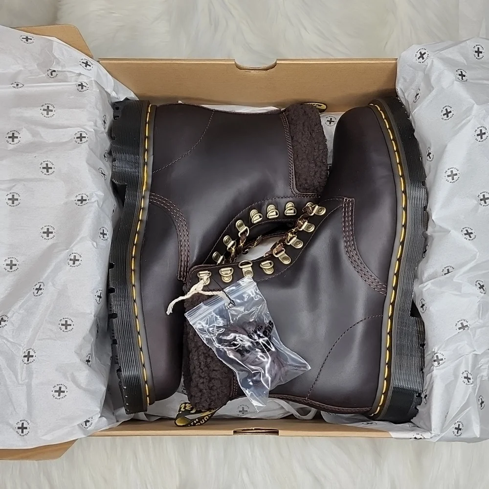 Dr. Martens 1460 Collar Leather Waterproof Boots New In Box